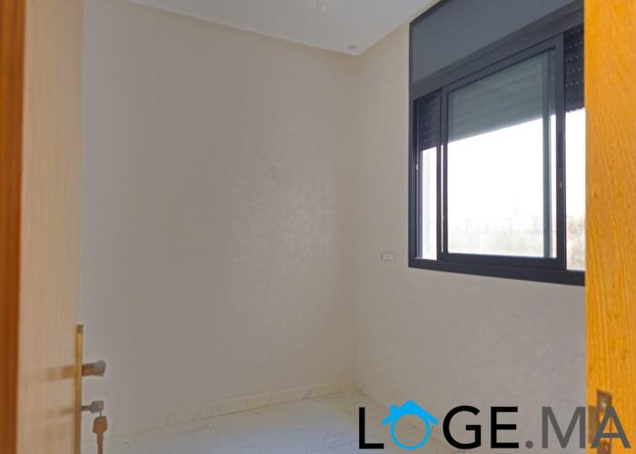Appartement a vendre au 2eme étage escalier privatif, de 95m2 a malk chikh el jadida
