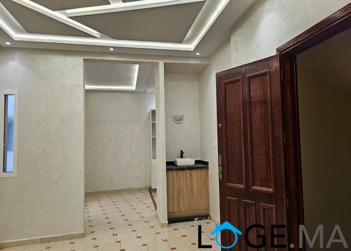 Appartement a vendre dans  R+2 au 1er étage ,deuxième main a hay essalam Hiba el jadida.