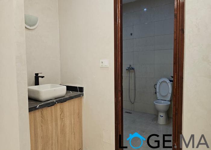 Appartement a vendre dans  R+2 au 1er étage ,deuxième main a hay essalam Hiba el jadida.