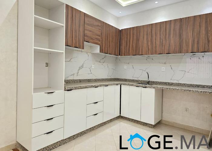 Appartement a vendre dans  R+2 au 1er étage ,deuxième main a hay essalam Hiba el jadida.