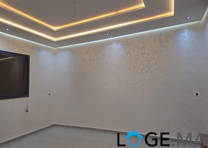 Appartement a vendre de deux façades dans R+2 au 2eme étage,de 120 m2 a el jadida.