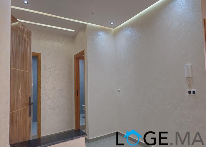 Appartement a vendre de deux façades dans R+2 au 2eme étage,de 120 m2 a el jadida.