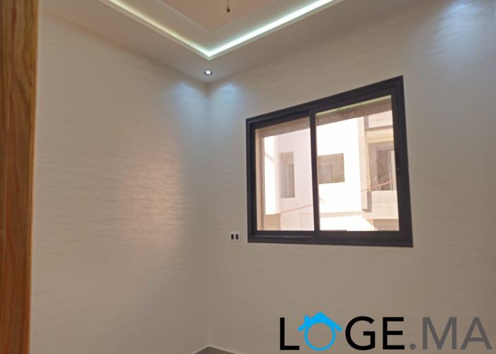 Appartement a vendre de deux façades dans R+2 au 2eme étage,de 120 m2 a el jadida.