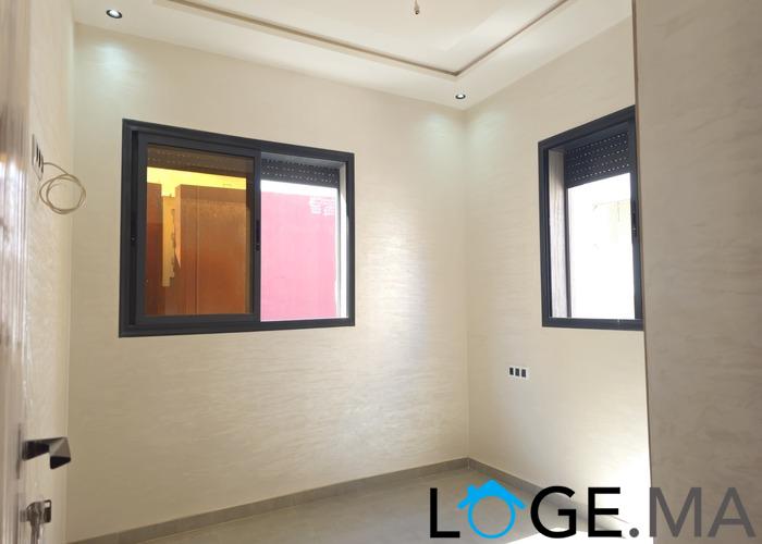 Appartement a vendre de deux façades dans R+2 au 2eme étage,de 120 m2 a el jadida.