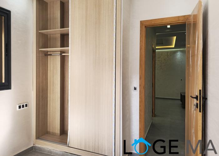 Appartement a vendre de deux façades dans R+2 au 2eme étage,de 120 m2 a el jadida.