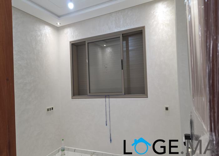 Appartement a vendre au 1er étage dans R+2 escalier privatif a el jadida.