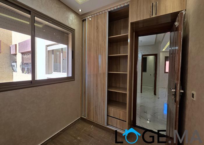 Appartement a vendre au 1er étage dans R+2 escalier privatif a el jadida.