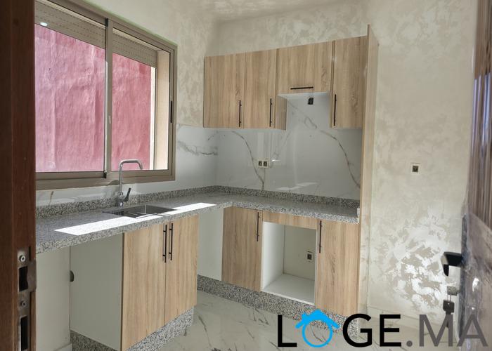 Appartement a vendre au 1er étage dans R+2 escalier privatif a el jadida.