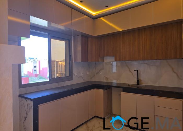 Appartement a vendre de 113 m2 au 1er étage dans R +2 escalier privatif a el jadida 