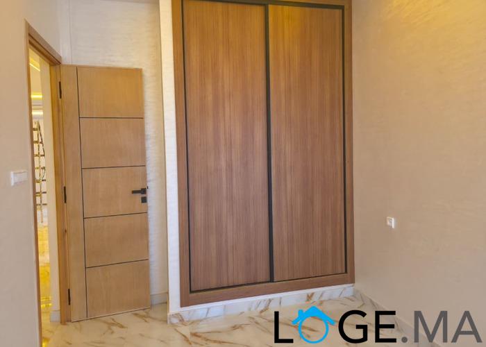 Appartement a vendre de 113 m2 au 1er étage dans R +2 escalier privatif a el jadida 