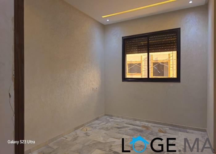 Appartement a vendre de 147 m2 au 2ème étage près albousstane a el jadida. 