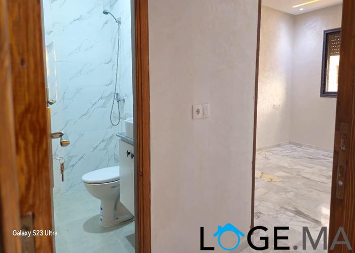 Appartement a vendre de 147 m2 au 2ème étage près albousstane a el jadida. 