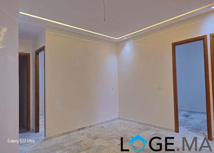 Appartement a vendre de 147 m2 au 2ème étage près albousstane a el jadida. 