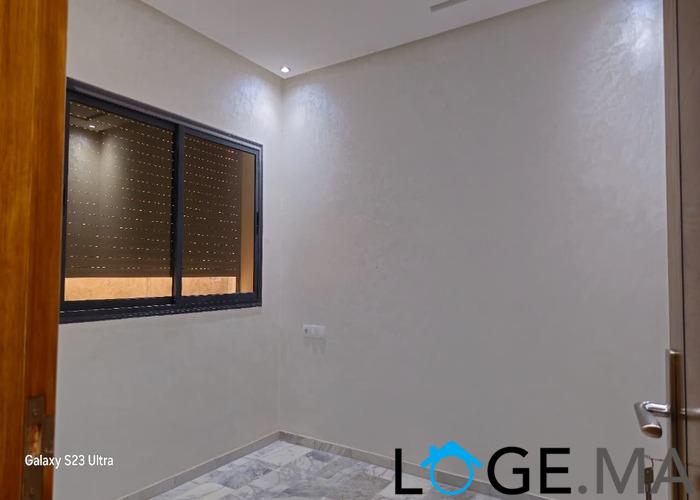 Appartement a vendre de 147 m2 au 2ème étage près albousstane a el jadida. 