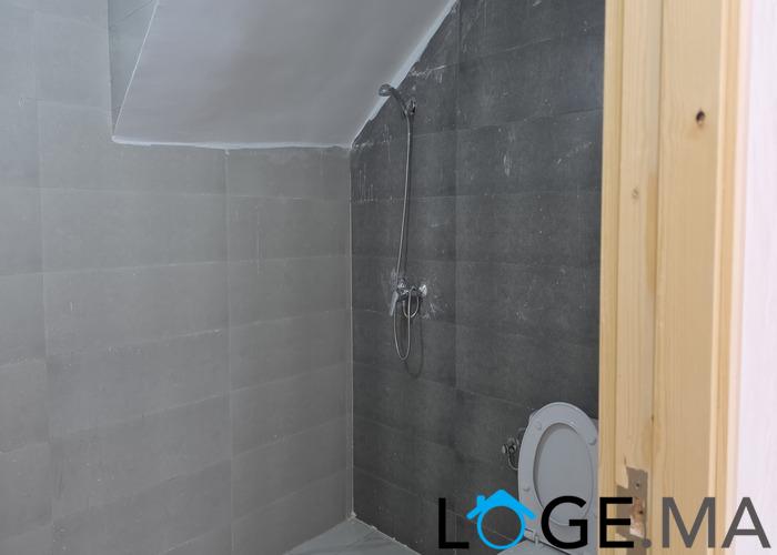 Appartement a vendre RDC dans R+2 a al bousstane el jadida. 