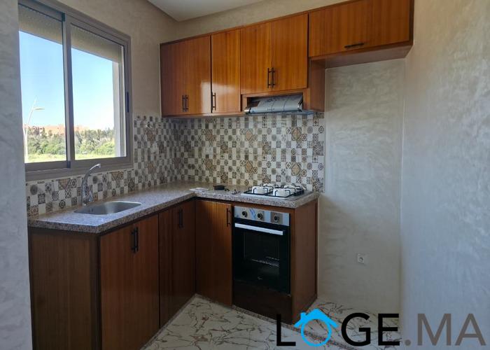 Appartement a vendre au 2ème étage escalier privatif a al bousstane el jadida.