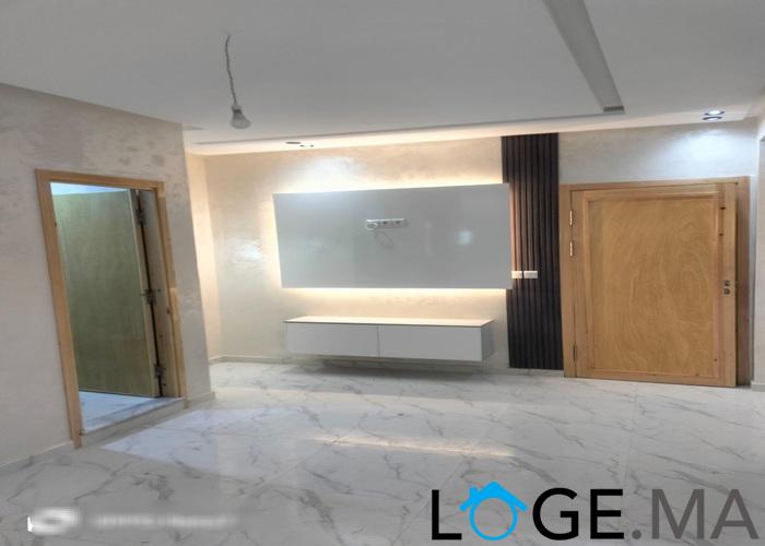 Appartement a vendre de deux façades au 2ème étage escalier privatif a Al bousstane el jadida .