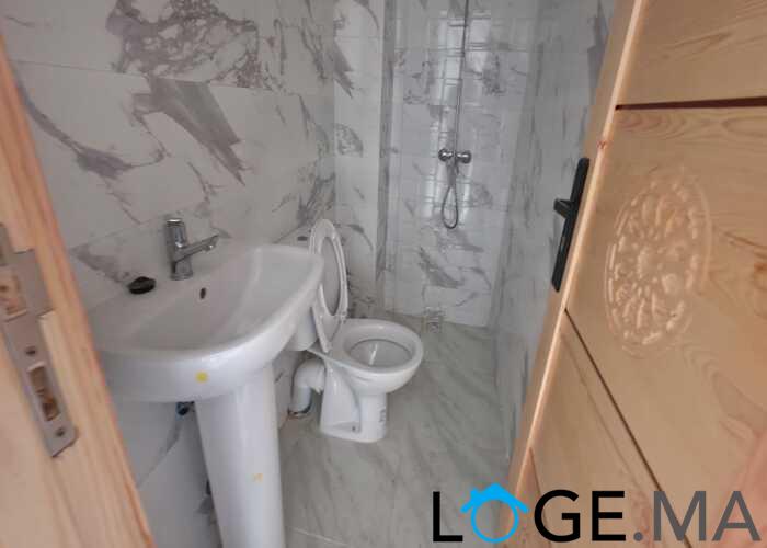 Appartement a vendre  de 82 m2 au 2ème étage de deux façades a Al bousstane el jadida.