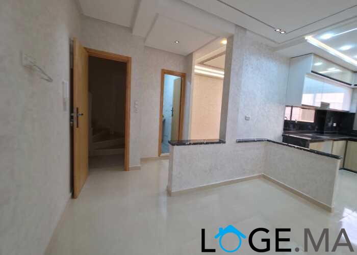 Appartement a vendre de 111m2 escalier privatif de deux façades a el jadida