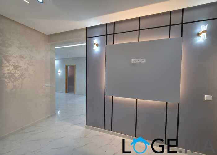 Appartement a vendre de deux façades au 2ème étage escalier privatif a al bousstane el jadida.