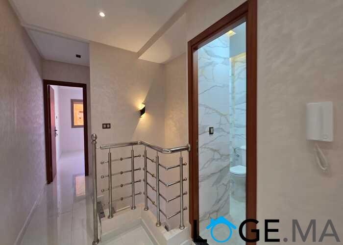 Duplex a vendre de 127 m2 séparé dans un immeuble a el jadida 