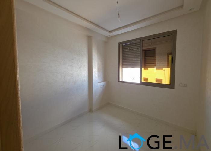 Appartement a vendre de 131 m2 escalier privatif de deux façades a hay essalam el jadida. 