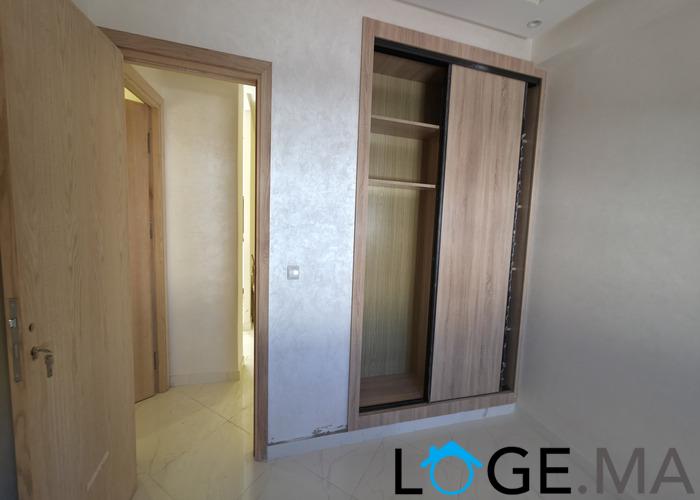 Appartement a vendre de 131 m2 escalier privatif de deux façades a hay essalam el jadida. 