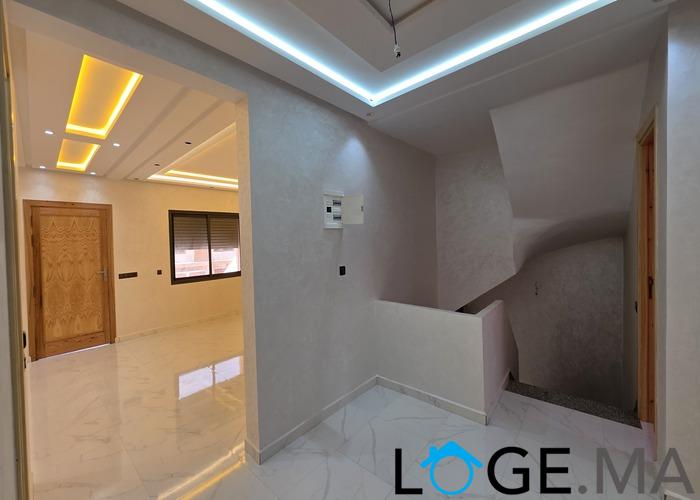 Duplex villa a vendre de 325 m2 ,1er étage avec la cave et jardin a el jadida.