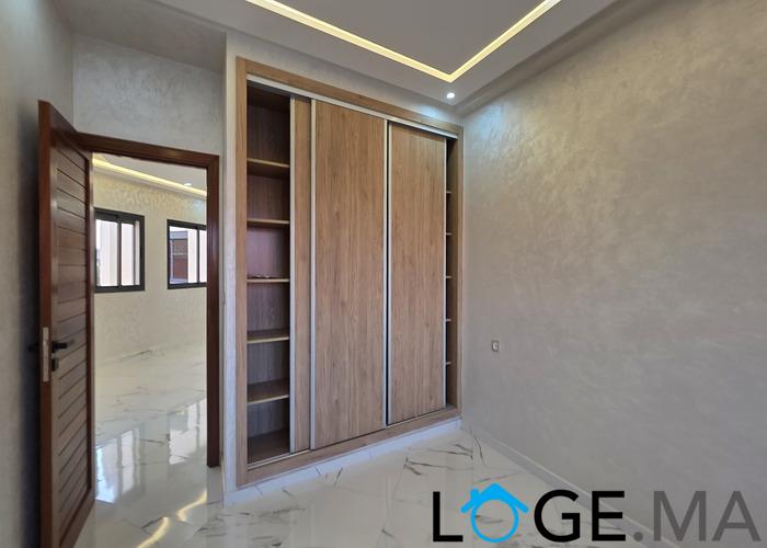 Appartement a vendre de 140 m2 escalier privatif a hay essalam el jadida.