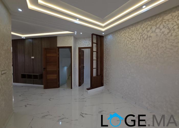 Appartement a vendre de 140 m2 escalier privatif a hay essalam el jadida.