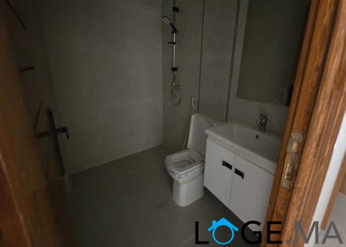 Appartement a vendre escalier privatif dans R +2 de deux façades, 120 m² habitable a el jadida.
