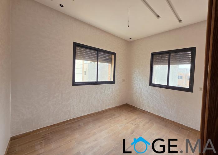 Appartement a vendre escalier privatif dans R +2 de deux façades, 120 m² habitable a el jadida.