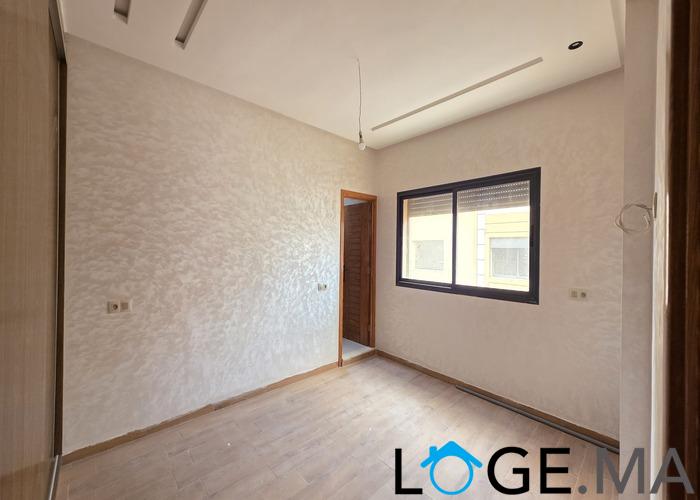 Appartement a vendre escalier privatif dans R +2 de deux façades, 120 m² habitable a el jadida.