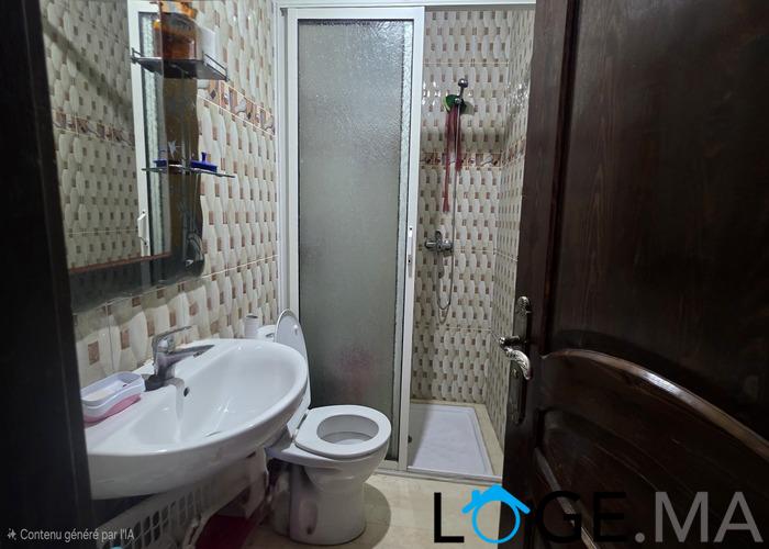 Appartement a vendre au 2ème étage dans une R +2 ,deuxième main a hay essalam près café Alasca 2 el jadida.