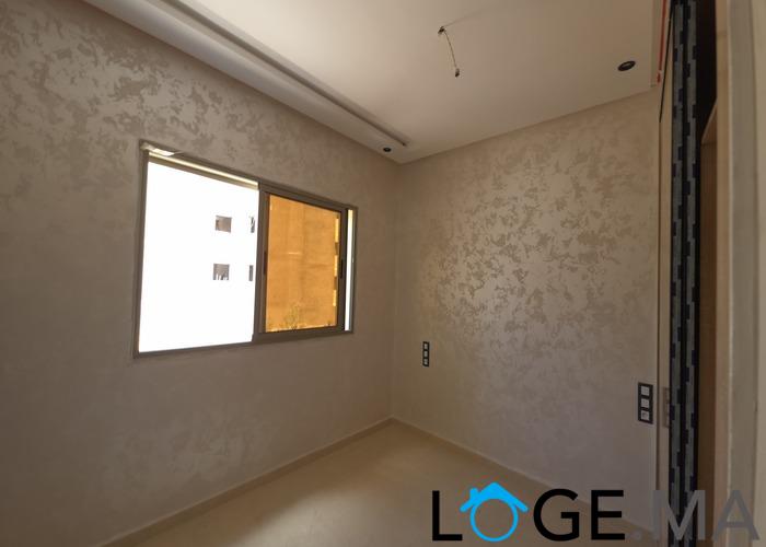 Appartement a vendre escalier privatif, au 1er étage bien ensoleillé avec grande surface a el jadida.