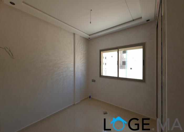 Appartement a vendre escalier privatif, au 1er étage bien ensoleillé avec grande surface a el jadida.