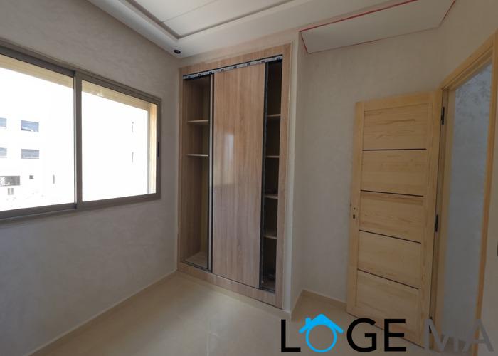 Appartement a vendre escalier privatif, au 1er étage bien ensoleillé avec grande surface a el jadida.