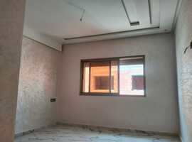 Appartement dans une R+2 de 120 m2 escalier privative au 2 ème étage a al bosstane El jadida