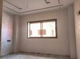 Appartement dans une R+2 de 120 m2 escalier privative au 2 ème étage a al bosstane El jadida