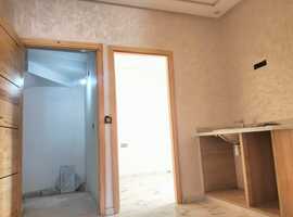 Appartement dans une R+2 de 120 m2 escalier privative au 2 ème étage a al bosstane El jadida