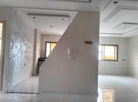 Appartement de deux façades, 120 m2 escalier privative a al bosstane El jadida