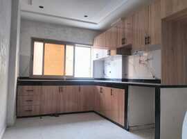 Appartement de deux façades, 120 m2 escalier privative a al bosstane El jadida