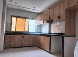 Appartement de deux façades, 120 m2 escalier privative a al bosstane El jadida