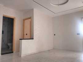 Appartement de deux façades, 120 m2 escalier privative a al bosstane El jadida