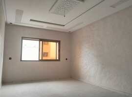 Appartement de deux façades, 120 m2 escalier privative a al bosstane El jadida