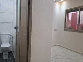 Appartement dans une R+2, 1ère étage escalier privative a hay essalm el jadida.