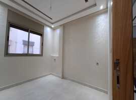 Appartement de 115 m2 escalier privative dans R+2 près Marjan El jadida.