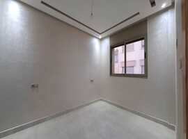 Appartement de 115 m2 escalier privative dans R+2 près Marjan El jadida.