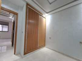 Appartement de 115 m2 escalier privative dans R+2 près Marjan El jadida.