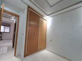 Appartement de 115 m2 escalier privative dans R+2 près Marjan El jadida.